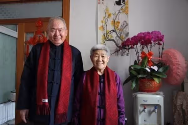 公公給小姑子35萬當陪嫁，卻買了輛整百萬的車給我，小姑不服說我愛在挑撥離間，公公出面解釋，我哭了