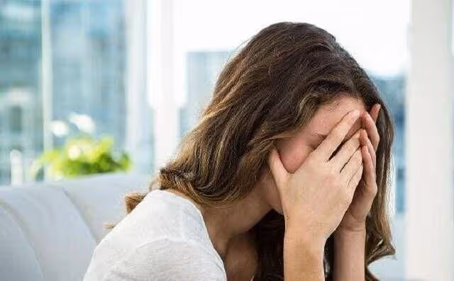 第一次去男友家!看到廁所「抽屜裡面的東西」我半夜打車離開「馬上分手」