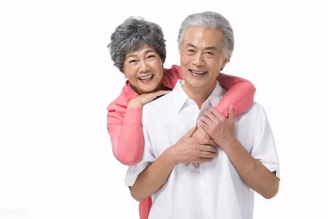 我63歲,和初戀搭夥過,對方每月給我7千,我卻一天都過不下去了