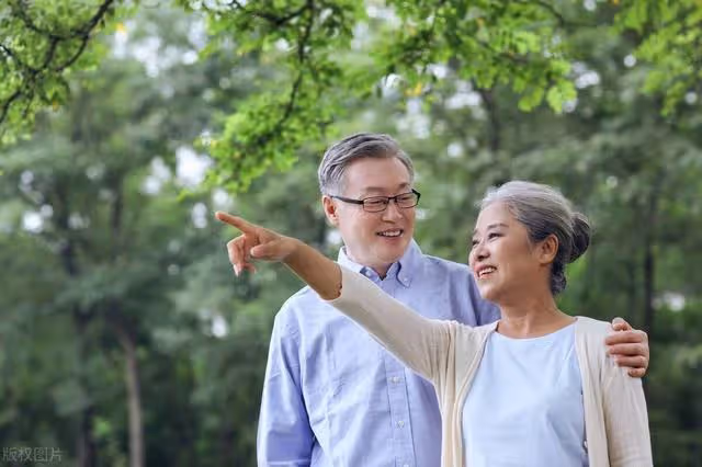 我63歲,和初戀搭夥過,對方每月給我7千,我卻一天都過不下去了