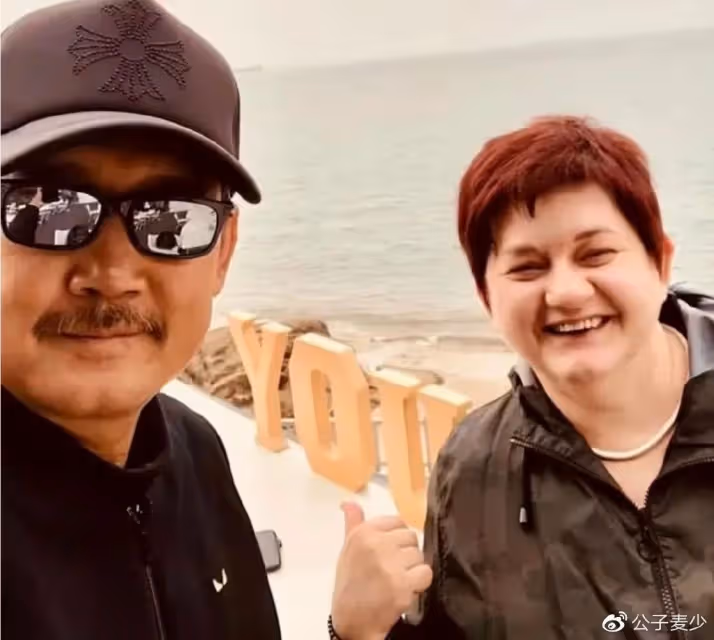 演員李崇霄51歲去世,留下妻女悲痛欲絕,再也不能一起過父親節了