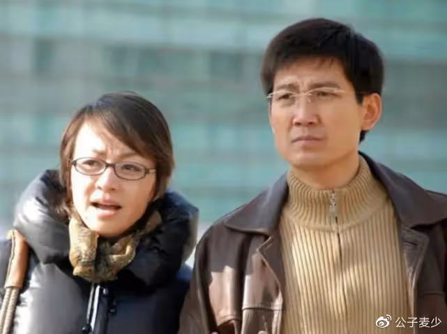 演員李崇霄51歲去世，留下妻女悲痛欲絕，再也不能一起過父親節了