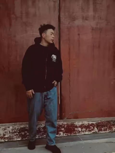 杜海濤自信曬照,瘦下來衣服松垮顯肥大,沈夢辰花式誇讚老公好甜