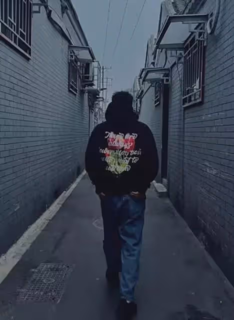 杜海濤自信曬照,瘦下來衣服松垮顯肥大,沈夢辰花式誇讚老公好甜
