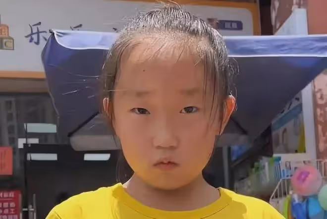 9歲網紅楊子鈺翻車?知情人曝爸媽離婚內幕,親媽直播痛哭惹人憐