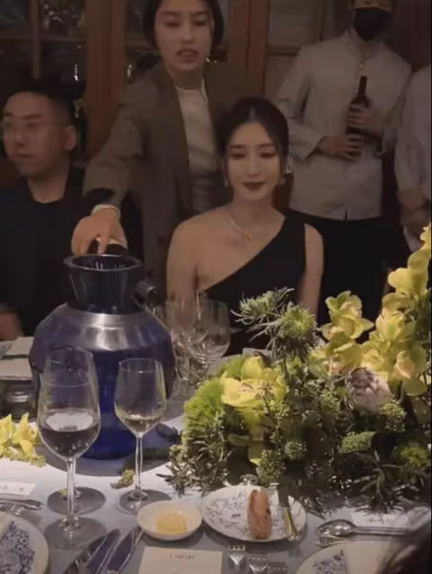 韓庚老婆和網紅合影,被網紅P圖又翻白眼,江疏影也慘遭P圖!