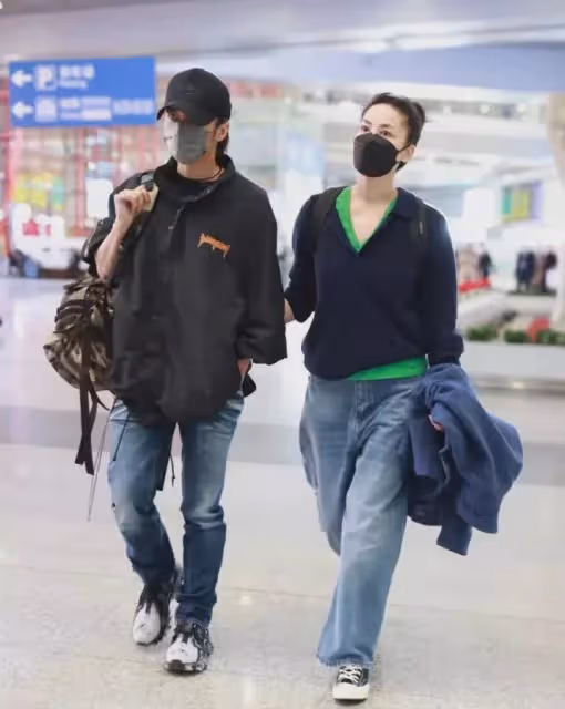 李亞鵬也嗑鋒菲CP,手動點贊前妻牽手視頻,是祝福還是意難平?