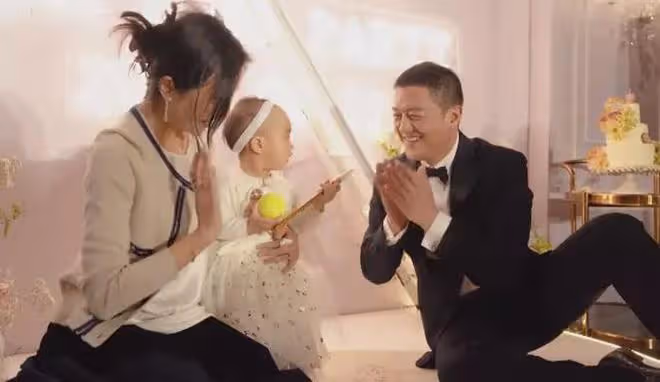 李亞鵬也嗑鋒菲CP,手動點贊前妻牽手視頻,是祝福還是意難平?