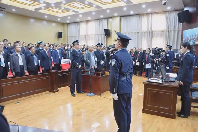 《他是誰》原型:為兩個兒子前途收手,兒子被研究所辭退!