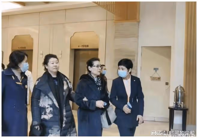 國家一級演員攜老公住頂級養老院,最高需500萬元,最低需200萬元