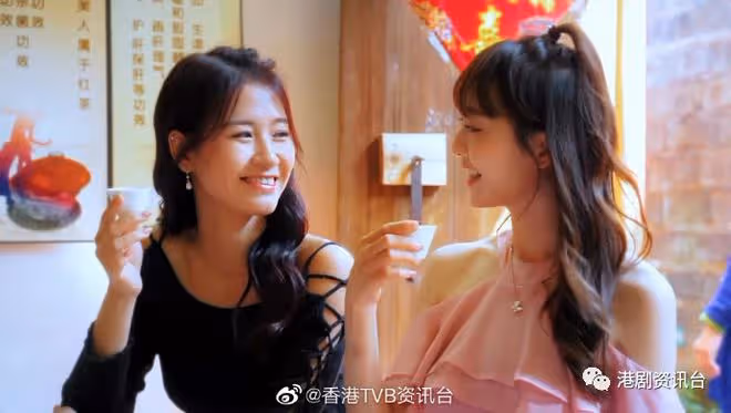 王卓淇回歸電視圈展現「進化」成果！硬撼同場迫爆泳裝女主持