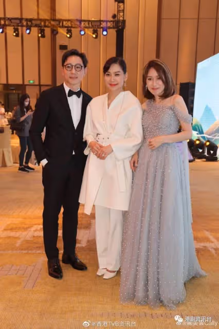 王祖藍公司搞春茗星光熠熠！岑麗香鄺文珣女神降臨鄺美雲狂合照