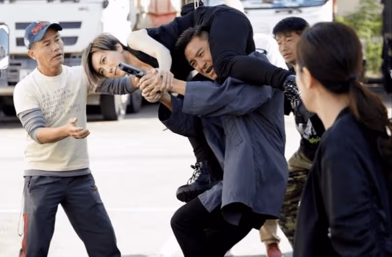 人氣急升！36歲TVB靚媽演女殺手獲好評！肉搏馬國明險胸壓對方！
