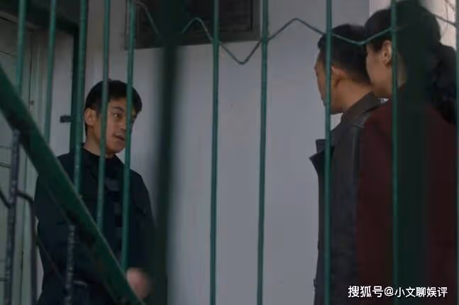 《他是誰》衛國平妹妹為什麼癱瘓坐輪椅？是怎麼殘疾的？王德發是是好還是壞？