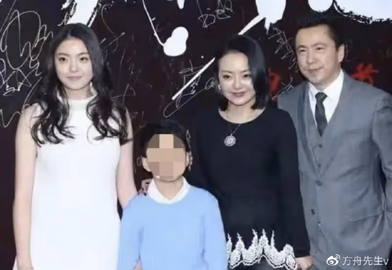 華誼千金曬度假美照,25歲王文也穿內衣秀事業線,身材豐滿超自信