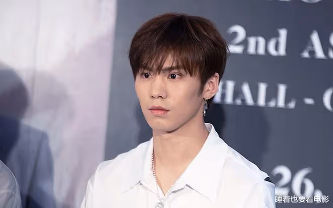 李昇基官宣結婚卻遭萬人唾罵，因為談戀愛他們前途盡毀！