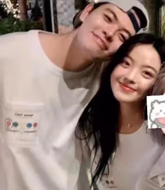 華誼千金王文也曬度假照,穿內衣秀事業線,曾嘲他人是農民惹爭議