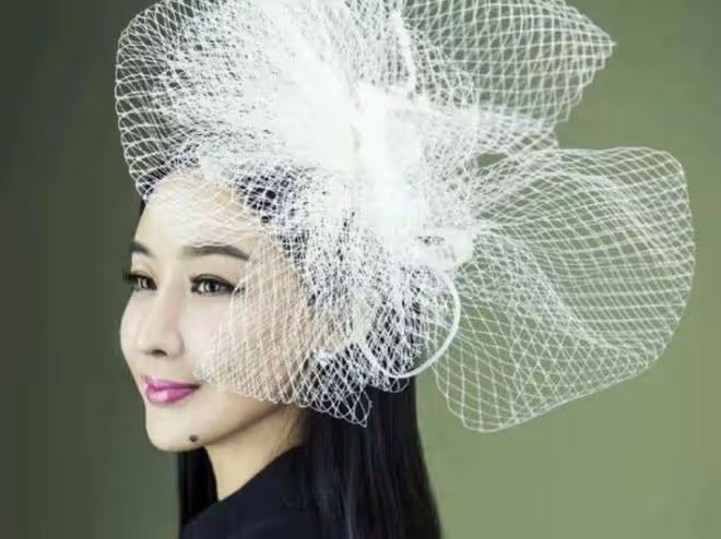 孫楠前妻買紅妹近照曝光!身穿黑裙盡顯曼妙身材,49歲活成少女