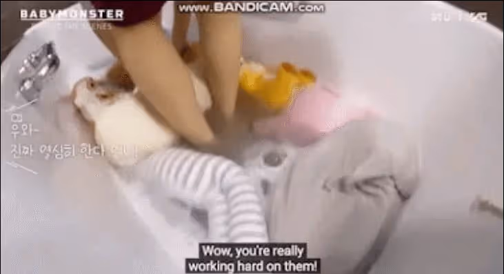 YG新女團BABYMONSTER視頻引網友熱議,為什麼在浴室里裝攝像頭?
