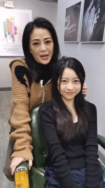 嫁大咖天王!51歲當紅玉女「默默息影生孩」被捕捉現身台南 「2女兒遺傳媽美貌」尪寵26年始終如一