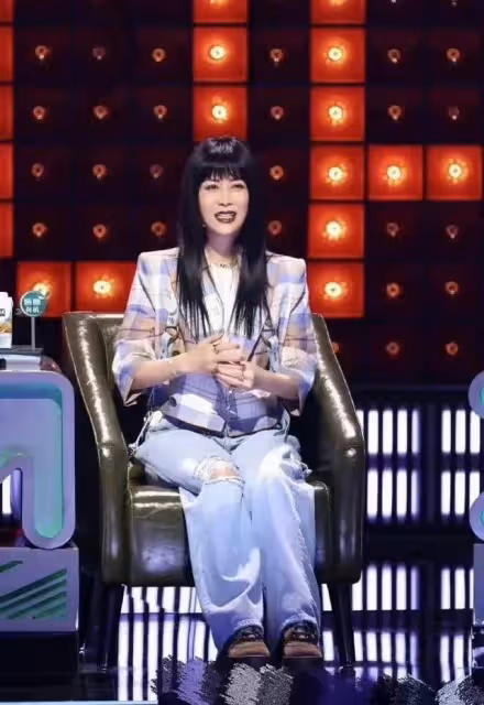 影視劇強行裝窮已成常態，央視新劇也沒能躲過，這苦日子很難共情