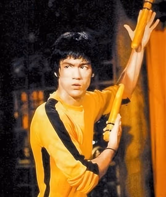 時隔49年,李小龍死因有了新發現,專家指出:他死前喝了大量的水