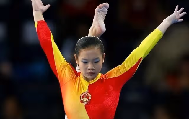 體操女皇程菲:25歲退役,身材200斤大走樣,父親只求找個好人家