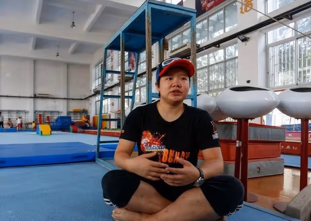 體操女皇程菲:25歲退役,身材200斤大走樣,父親只求找個好人家