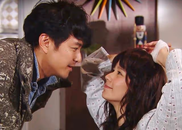 TVB小生喜迎46歲生日!分享與圈中妻子親密合照,被指太有夫妻相