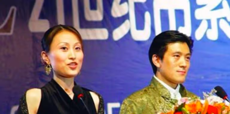 楊子女兒回國發展搞音樂,長相一般雙商卻超高,哈弗畢業堪稱才女