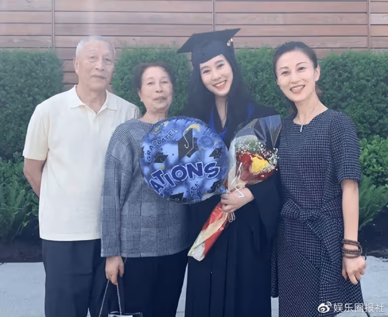 楊子女兒回國發展搞音樂,長相一般雙商卻超高,哈弗畢業堪稱才女