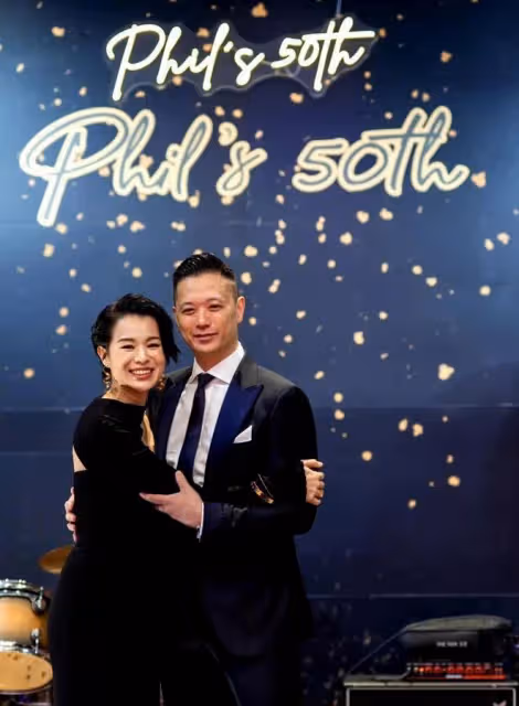 胡杏兒為50歲李乘德慶生,4年3胎讓人羨,丈夫霸氣回應軟飯王稱呼