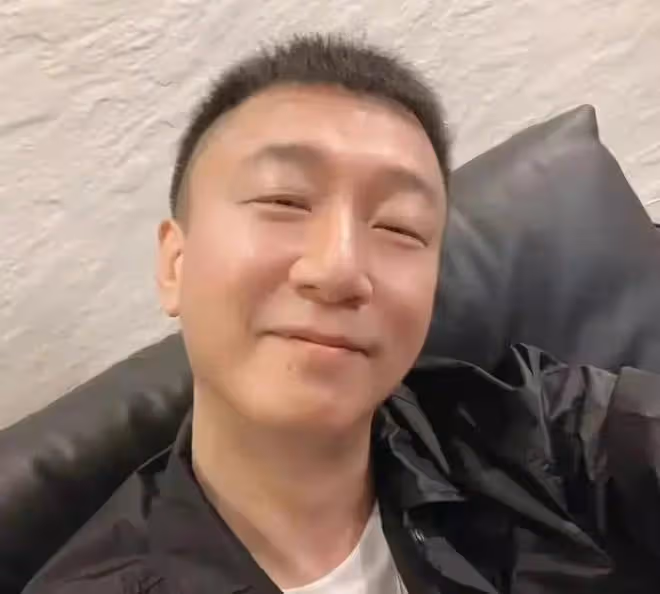 娛樂圈再出醜聞！曝頂流男星搞大女粉肚子，和網紅在廁所發生關係