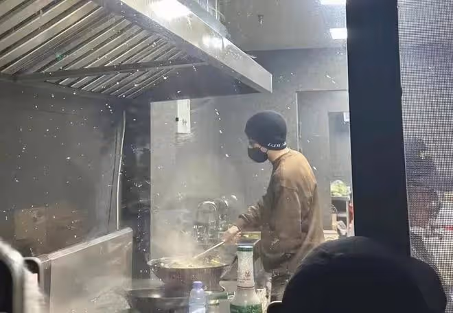 娛樂圈再出醜聞!曝頂流男星搞大女粉肚子,和網紅在廁所發生關係