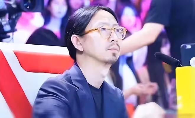 又踩實力歌手?稱張傑唱歌油膩,說李榮浩的歌俗,丁太升什麼來頭