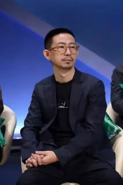 又踩實力歌手?稱張傑唱歌油膩,說李榮浩的歌俗,丁太升什麼來頭