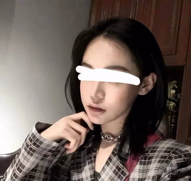 億萬資產女富豪,逼婚秦奮的美女網紅,靠在直播間罵人走紅後退網