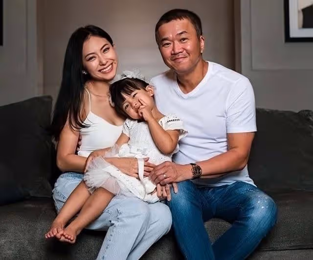 恭喜！香港知名女星物業公司成功上市，被大19歲富豪丈夫寵上天