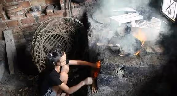 為救母親我嫁給殘障老公，懷孕後他卻夜不歸宿，得知原因後，我淚如雨下！
