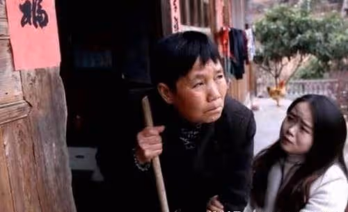 為救母親我嫁給殘障老公，懷孕後他卻夜不歸宿，得知原因後，我淚如雨下！