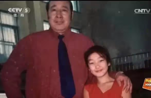 其貌不揚的「二手」老男人能牽手李夢，有一點是主因