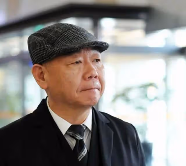 顧寶明去世一年，小33歲三婚遺孀轉空所有財產，長女將其告上法庭