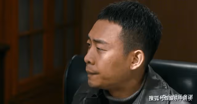 《他是誰》顧開岩偽裝被揭，遭遇綁架折磨，衛國平自扇巴掌贖罪