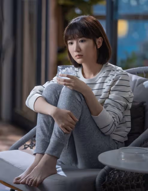 媽媽重賦我生命!女星「1歲被父丟進垃圾」被母一手養大 「成名爸爸找上門」還是不埋怨