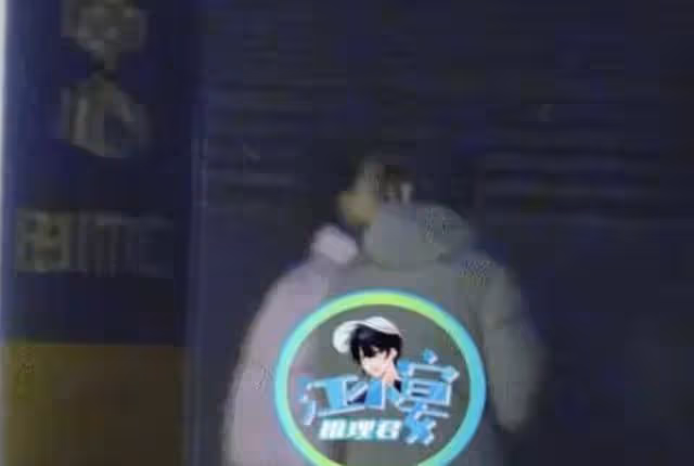 汪小菲與眾星酒吧嗨玩,郭麒麟與美女合影似路人,買超婚變後現身