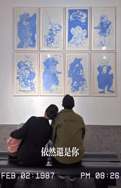 王燦曬全家福,被贊「最美明星老婆」,41杜淳抱1歲女兒姿勢嫻熟