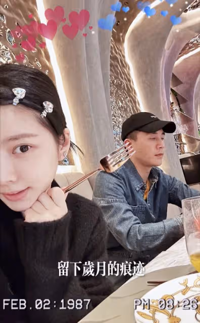 王燦曬全家福,被贊「最美明星老婆」,41杜淳抱1歲女兒姿勢嫻熟