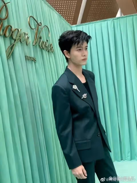 任嘉倫新劇路透,看懂了他的成功哲學,普通人也可以「屌絲」逆襲