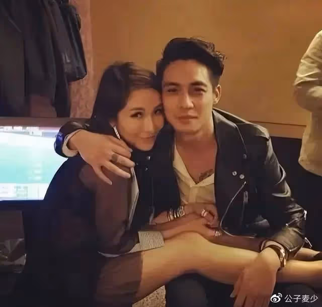 21年換19個男友,全是25歲以下小鮮肉,她這輩子太值了!