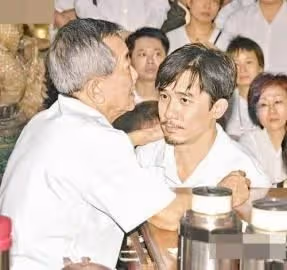收梁朝偉當乾兒子!白龍王卻「4度拒見劉嘉玲」2人不歡而散 知情人曝「真正原因」網驚:全說中了...